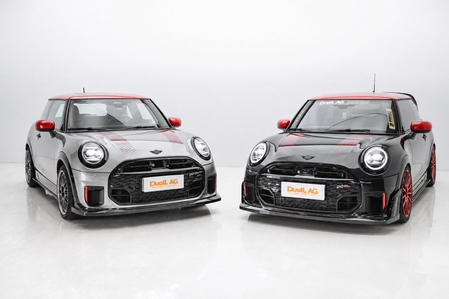 銀色與黑色 MINI 雙車棚拍